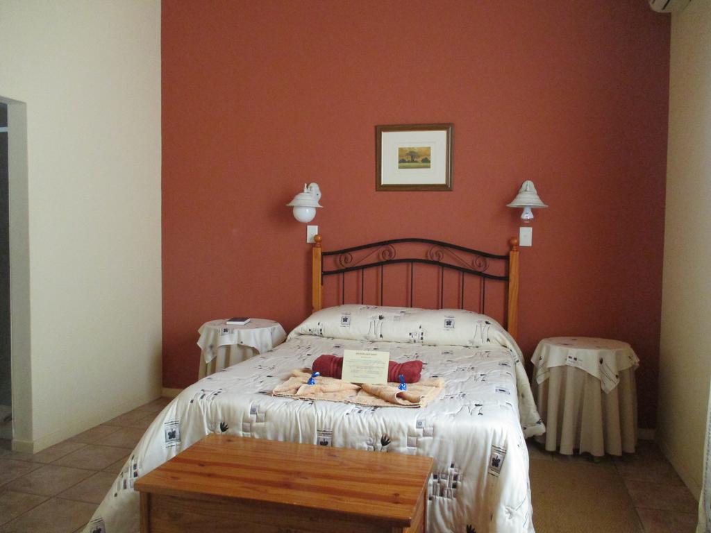 Van Rhyn Guest House Vanrhynsdorp Экстерьер фото