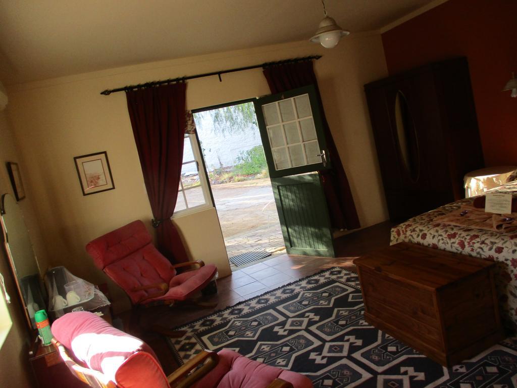 Van Rhyn Guest House Vanrhynsdorp Экстерьер фото
