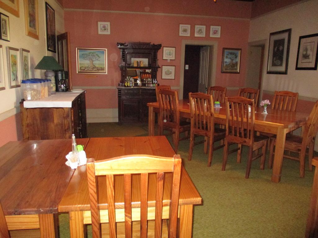 Van Rhyn Guest House Vanrhynsdorp Экстерьер фото