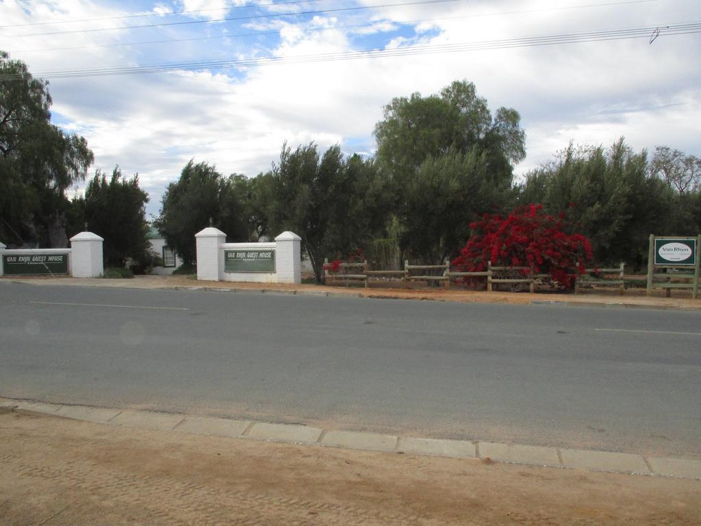 Van Rhyn Guest House Vanrhynsdorp Экстерьер фото